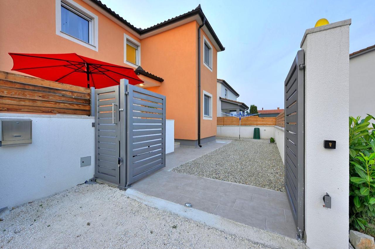 Villa With Private Pool In Village Jadreski PUY Exterior foto