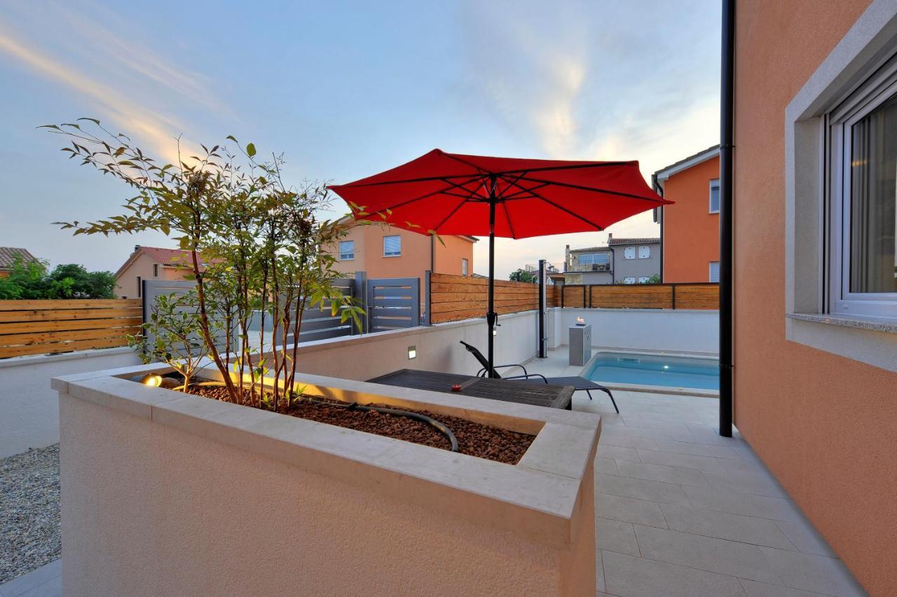 Villa With Private Pool In Village Jadreski PUY Exterior foto